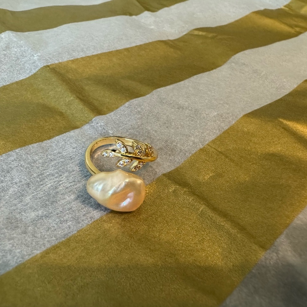 Baroque Freshwater Pearl Ring with Rhinestones. Fits ring sizes 6-8